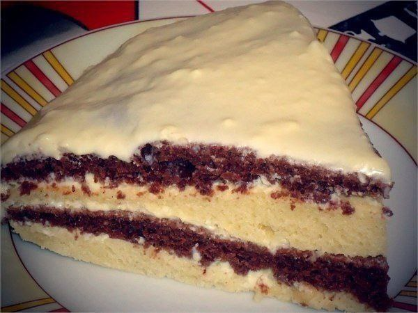  Ингредиенты:
Тесто:
-3 яйца,
-1 стакан кефира,
-1 стакан сах.песка,
-0.5 ч.л. соды(погасить),
-2 стакана муки.
Приготовление:
Всё хорошо взбить(тесто как густая сметана).
Тесто разделить на 2 равн. части,в одну добавить 1 ч.л. какао.
Испечь 2 коржа, остудить и разрезать острым ножом на 2.
Крем:
-500 гр.сметаны,
-100 гр. сах.песка.
Приготовление:
Коржи смазать кремом (по желанию можно добавить орешки,цукаты).
Сверху присыпать какао.
Дать настояться (3 часа).
Приятного чаепития!