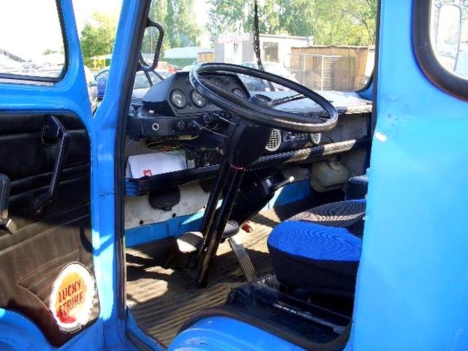 Кабина Avia A15. Источник фото: 110km.ru