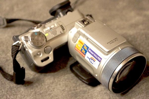 Sony DSC-F717