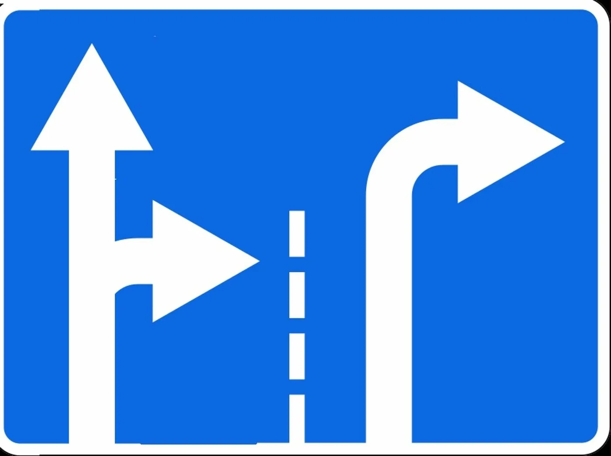 15 15 стрелки. Дорожный знак только направо. Знак поворот. Дорожный знак поворот на право. Знак поворот только направо.