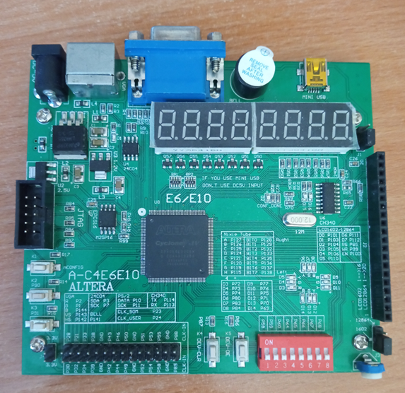 Рисунок 2 – Отладочная плата на базе ПЛИС