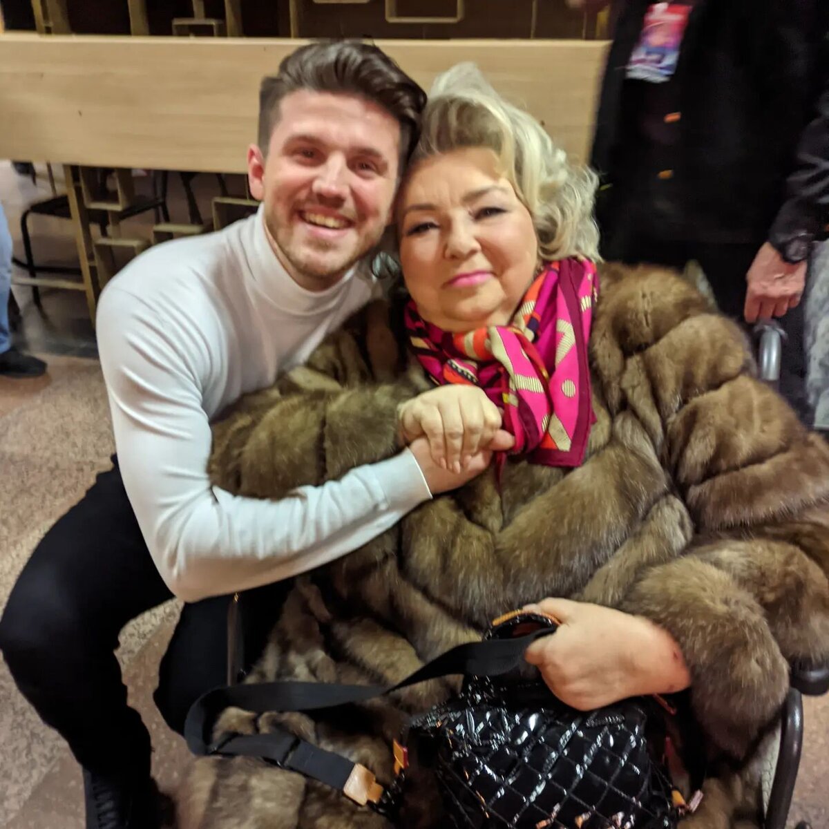 Татьяна Тарасова уже появлялась на публике в инвалидной коляске