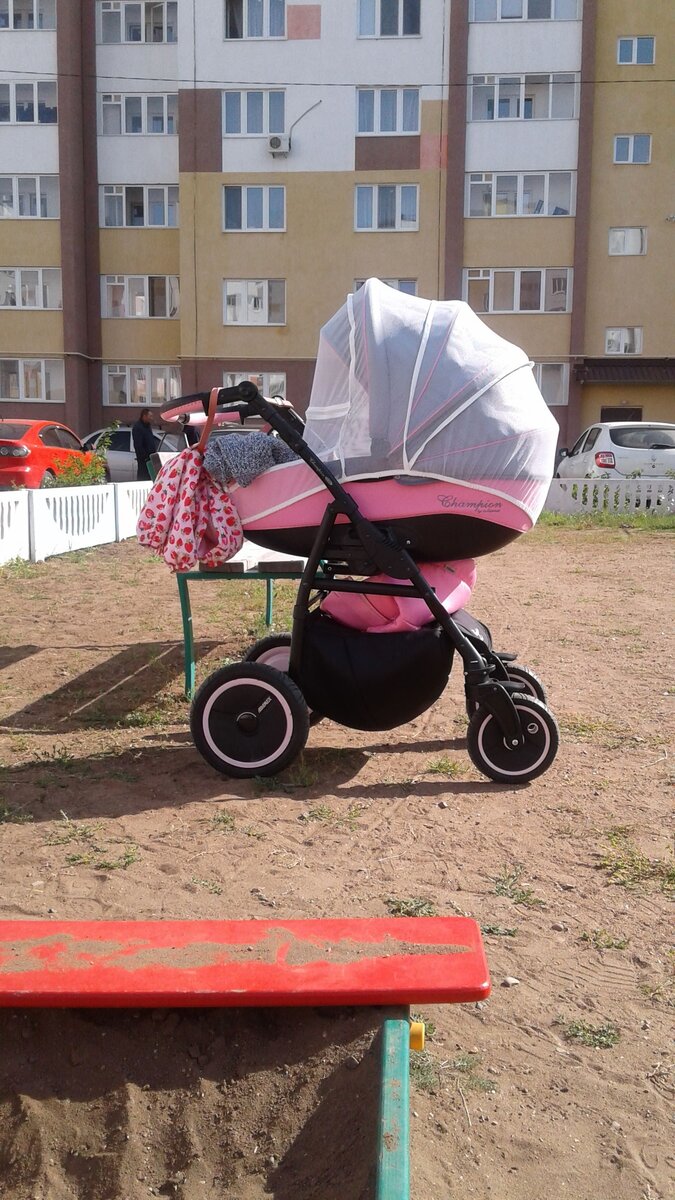 Давно продали. Коляска была офигенная.