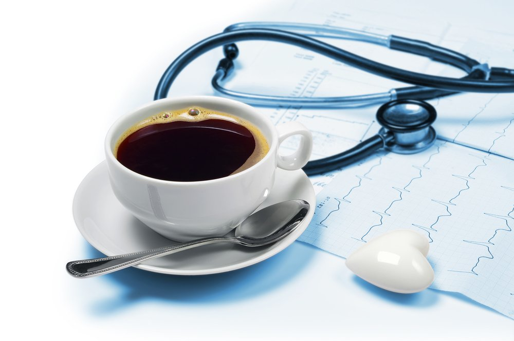 Кофеин повышает или понижает. Чашка кофе. Кофе в медицине. Кофе и давление. Кофе медик.