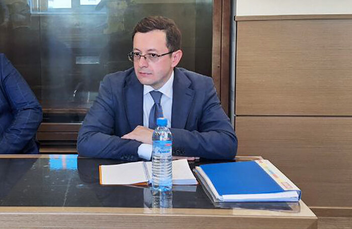    Топ-менеджер автодилера Рольф Анатолий Кайро перед оглашением приговора в Черёмушкинском суде Москвы.Мария Локотецкая/BFM.ru