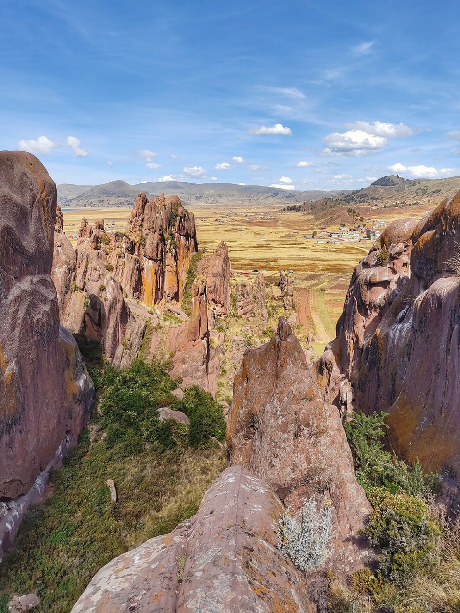 Менгиры корнуэлл. Мегалиты эйвбери. Базальт мостовая. Монастыри метеоры, фессалия (греция). Святилище в додоне.