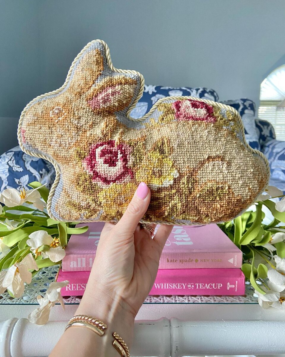 Пасхальный кролик — стилизованный силуэт 