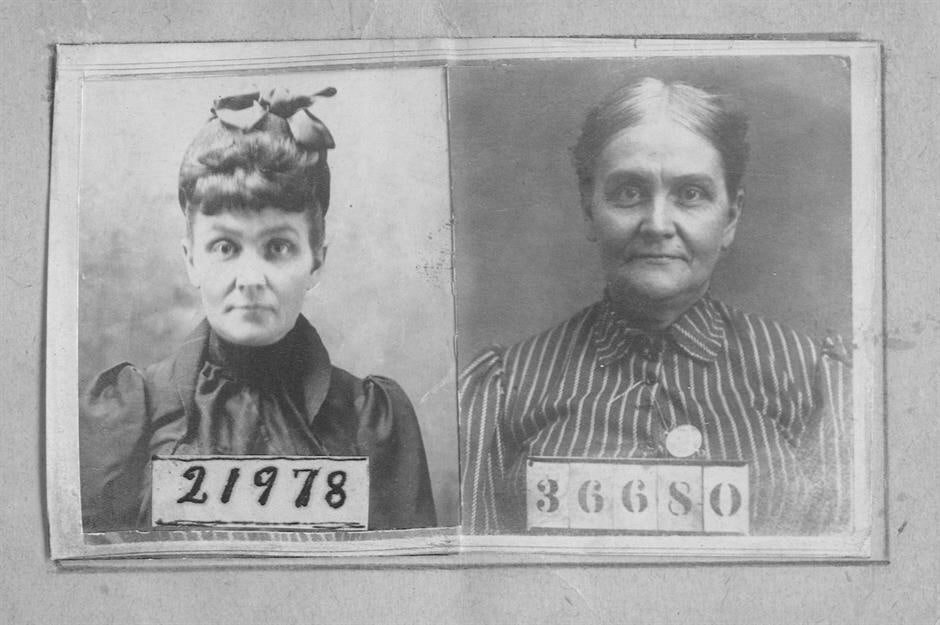 10 октября 1857 года в Иствуде родилась одна из самых хитрых мошенниц мира — Кесси Чедвик. 
Начиная с 14 лет, девушка занималась мошенничеством вплоть до своей смерти. Сначала она подделывала банковские чеки и обманывала доверчивых людей, притворяясь ясновидящей. Но прославилась она благодаря другой афере.

Самая успешная афера Кесси Чедвик — её роль в образе дочери миллионера Эндрю Карнеги. Она разыграла сцену, заставив людей поверить в то, что она — незаконнорожденная дочь мультимиллионера. Позже она стала брать кредиты на имя своего "отца".

Афера оказалась настолько удачной, что Кесси Чедвик стала самой богатой женщине в штате.