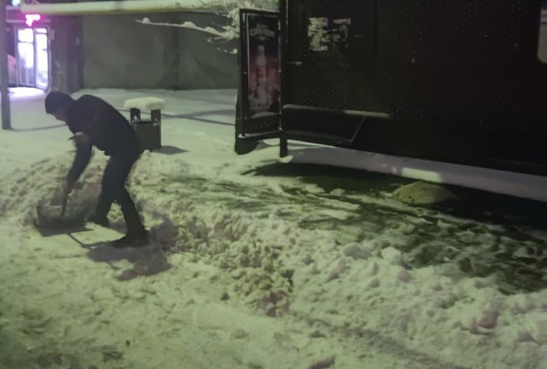    Уборка снега:Акимат Алматы