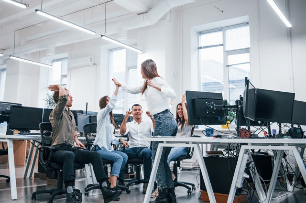    Вам налево, мне направо. Кто работает лучше — мужчины или женщины?