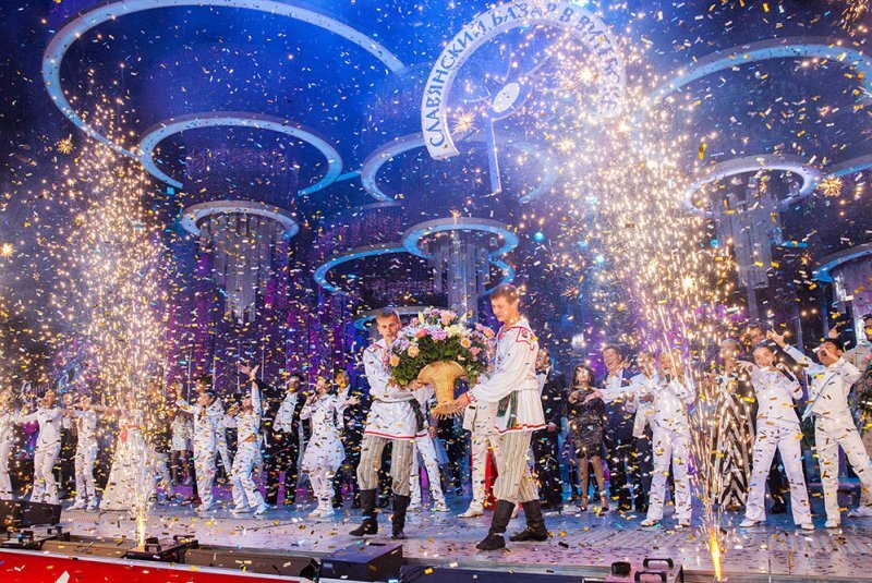 Это яркое зрелище! Фото взято с сайта : rg.ru