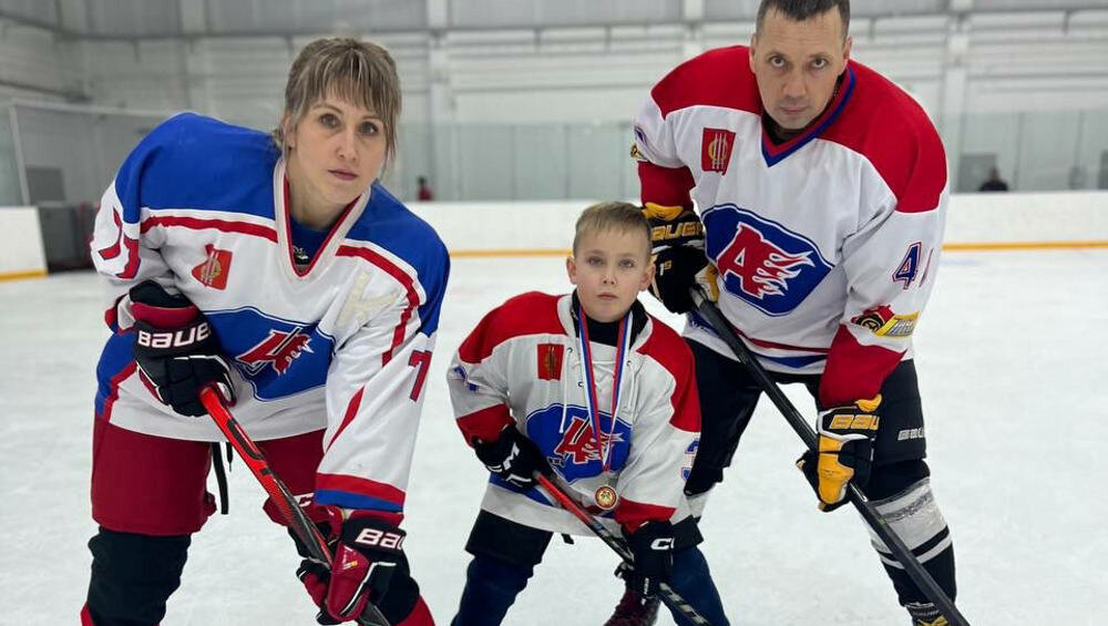    На лед выходят одни дамы: Брянщина обрела первую в своей истории женскую команду по хоккею avchernov