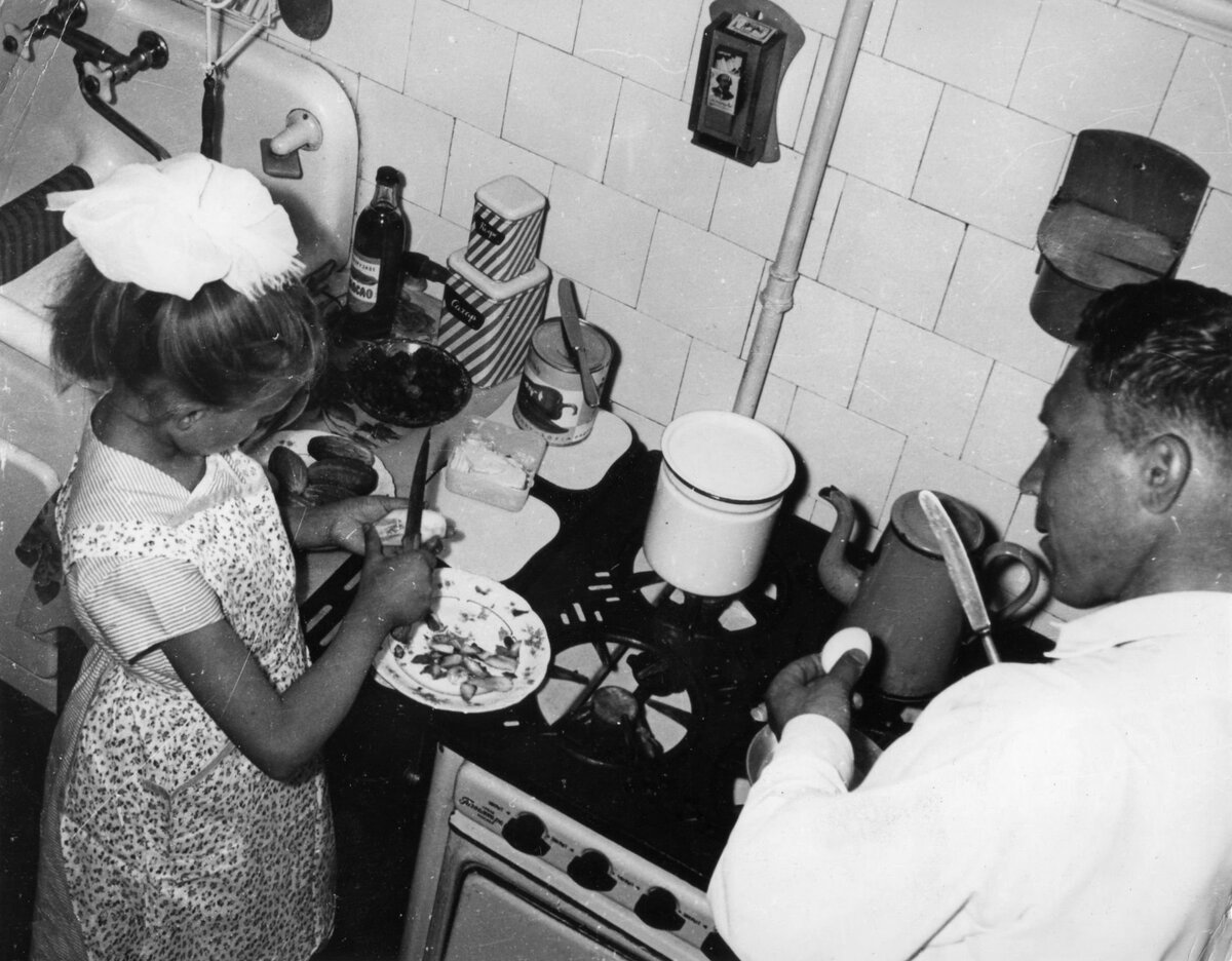 Советская кухня и самая массовая газовая плита 1950-60-х гг. «Газоаппарат» ГП4.