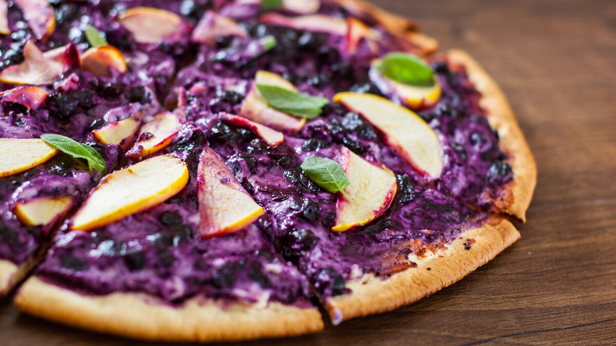    Черничная пицца со сливочным сыром