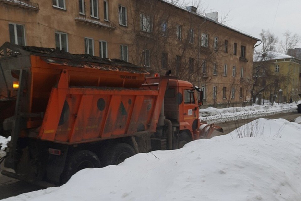     В Новосибирске власти провели рейд по мусорным площадкам в двух районах города. София БЕРЕЗОВСКАЯ