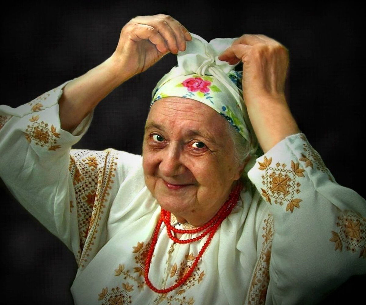 Белорусские бабушки в национальном костюме