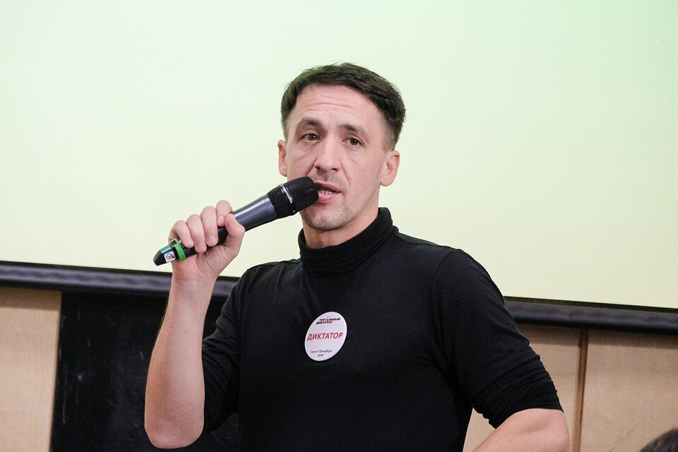     Артур Смольянинов* задолжал по налогам в России около 100 тысяч рублей Артем КИЛЬКИН