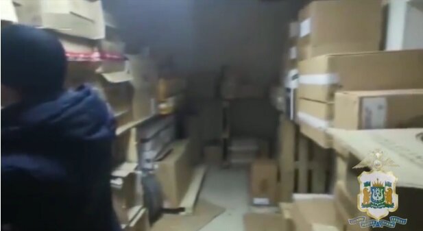    Полицейские Сургута накрыли склад с контрафактными сигаретами на 27 млн рублей