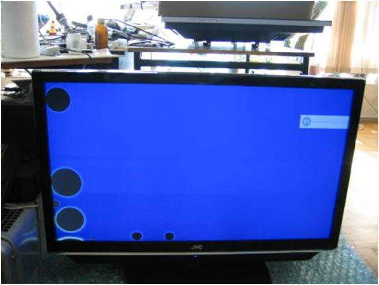 Белые круги на экране. Черные пятна на матрице телевизора самсунг. Черные пятна на экране телевизора Samsung. Темные пятна на матрице телевизора. Круглые пятна на матрице телевизора.
