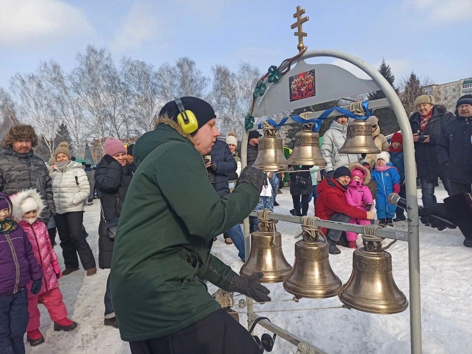     Томичи проводили зиму, устроив веселые конкурсы, мастер-классы и даже "бои" Наталья КАЧАНОВСКАЯ