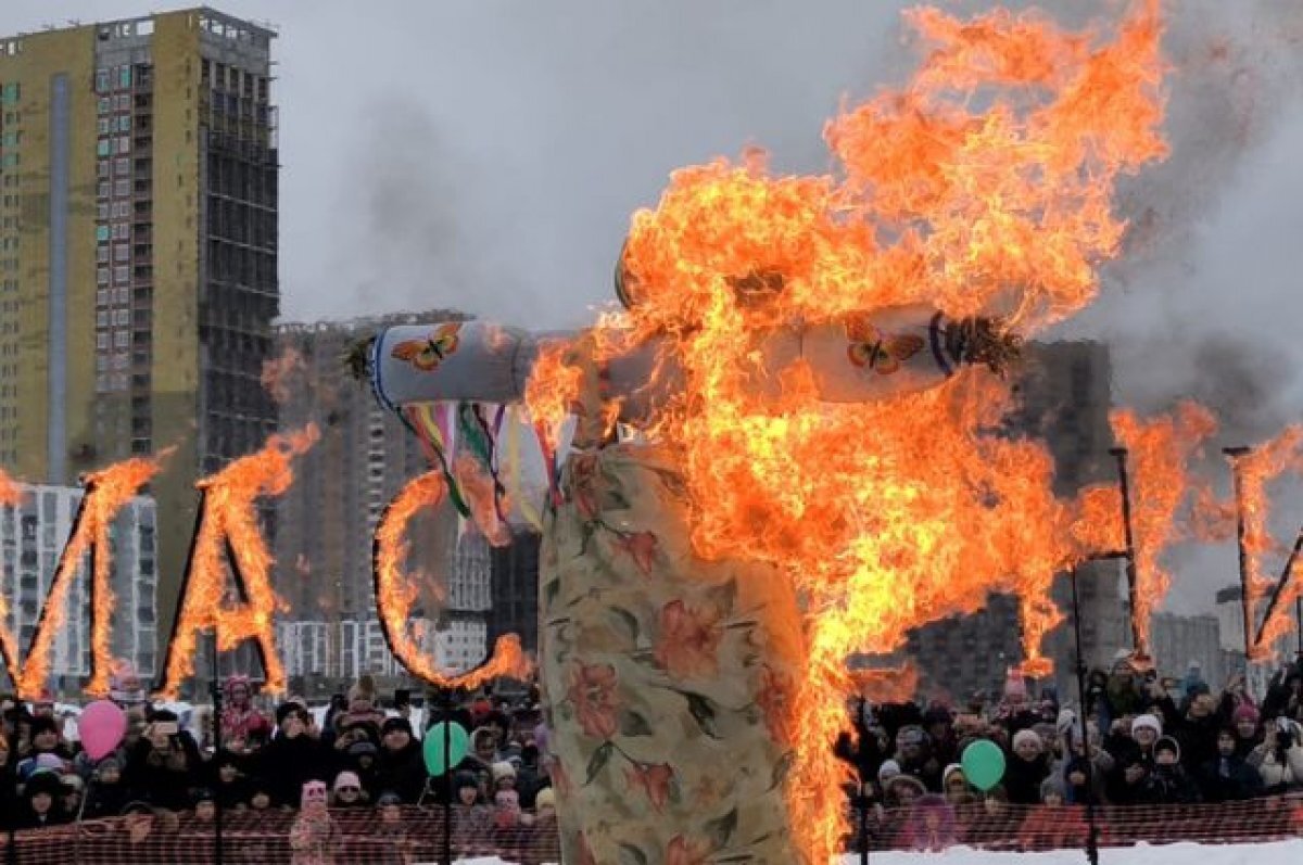    В Преображенском парке тысячи екатеринбуржцев проводили зиму