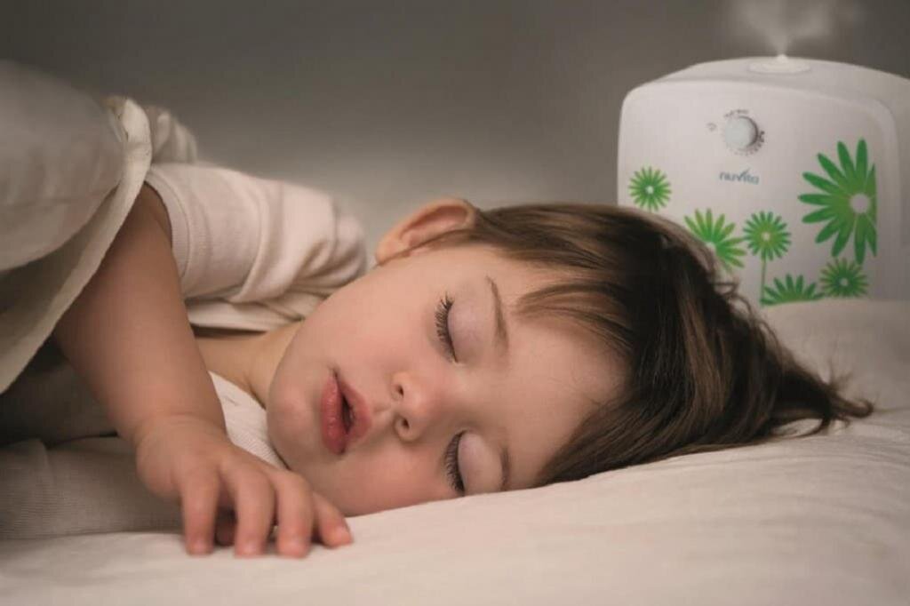 Почему ребенок во время сна испытывает потоотделение: основные причины