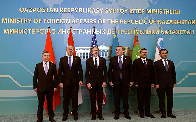 Участники встречи С5+1.
Фото от Рейтер