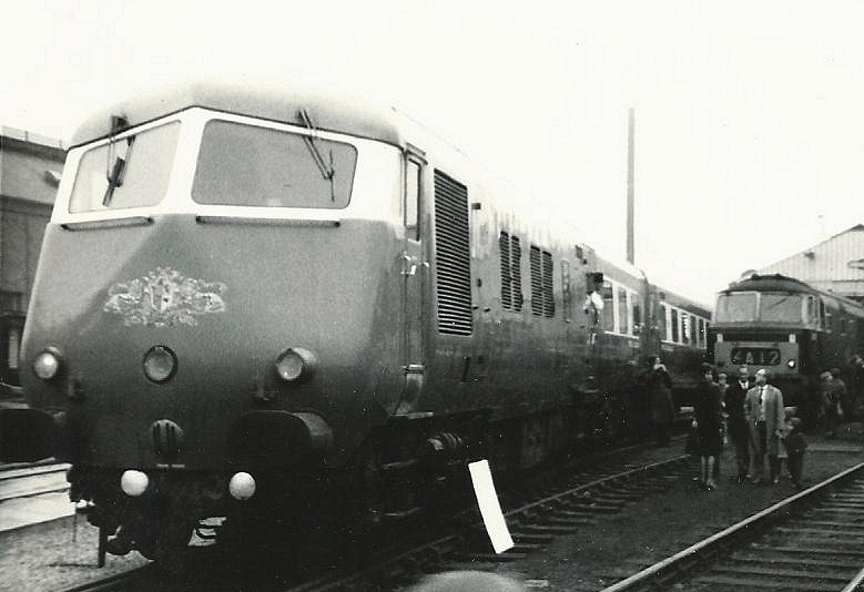 Blue Pullman в Бристоль Бат Роуд TMD. Источник: By Hugh Llewelyn - Bristol PullmanUploaded by Oxyman, CC BY-SA 2.0, https://commons.wikimedia.org/w/index.php?curid=24383365