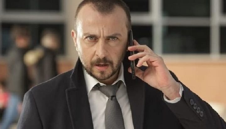      Али Атай в сериале "Последнее лето"