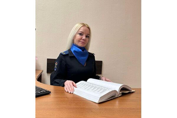    заместитель начальника отдела по расследованию преступлений, совершенных на территории Ленинского района,  следственного управления  Управления МВД России по г. Самаре подполковник юстиции Лилия Валиулина