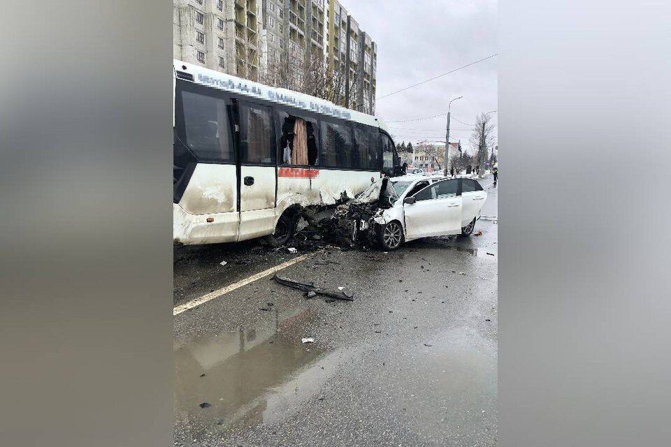     Жители Нижегородской области, находившиеся в автобусе, пострадали при столкновении  Пресс-служба УГИБДД по Пензенской области