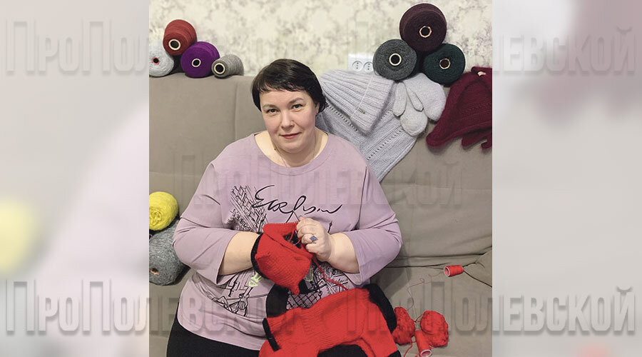 Любовь Талашманова не родилась со спицами в руках, её мастерство – результат долгого и упорного труда и, конечно, изучения литературы по вязанию 