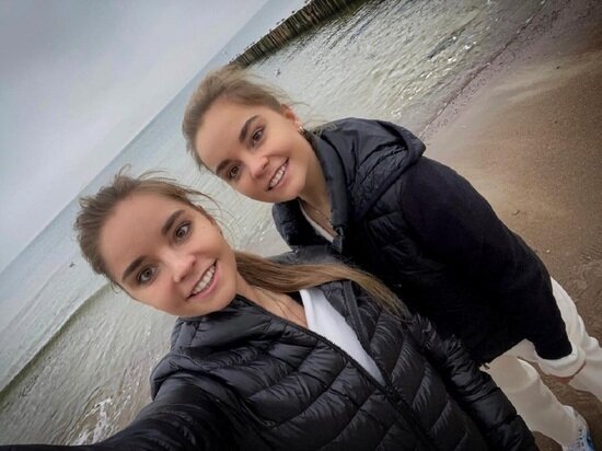     Арина и Дина Аверины: фото из соцсетей