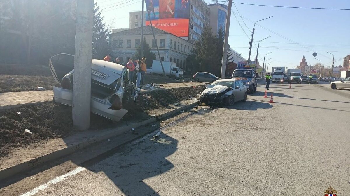     ДТП произошло на съезде с Фрунзенского моста.