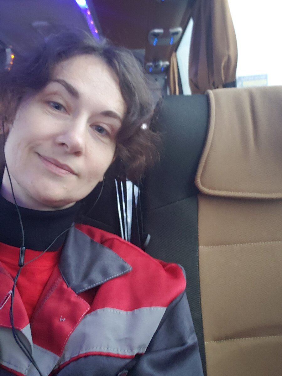 Это я в ожидании своей "половинки" еду на поминки души в ад кромешный, где нет ничего, кроме работы