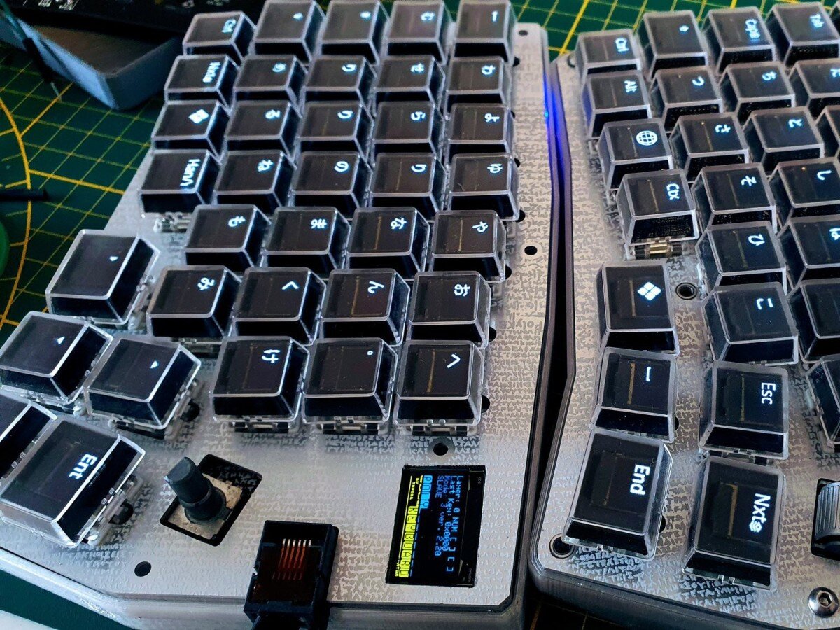    PolyKybd — кастомная клавиатура с OLED-клавишами