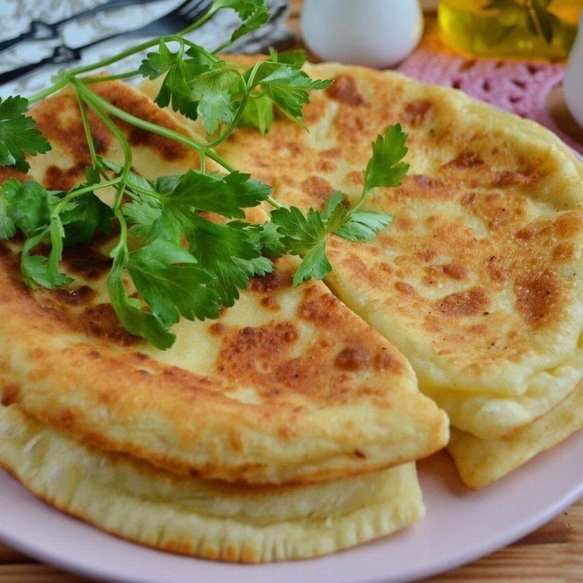 Пп рецепты хачапури с сыром. Хачапури с творогом на сковороде. Сырный хачапури. Хачапури "проще не бывает". Ленивые хачапури