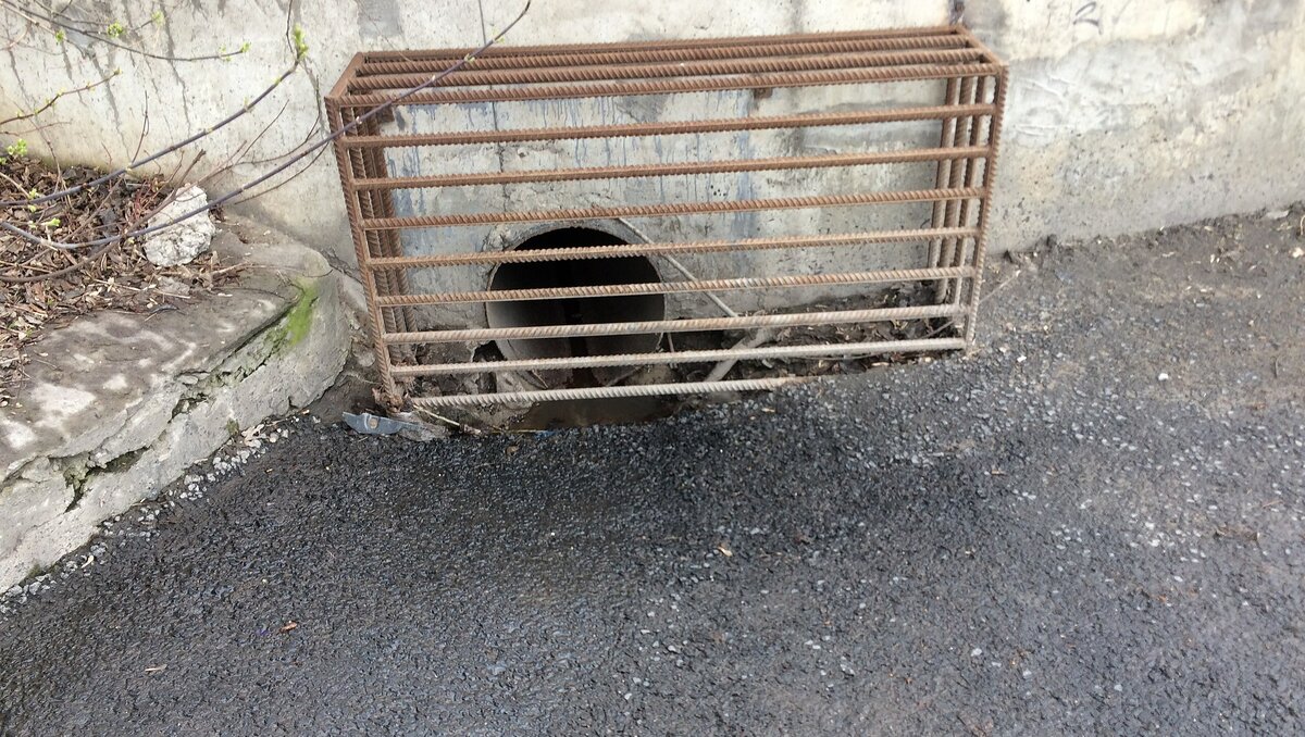     В Батайске после недавних подтоплений жители Батайска начали сбор подписей для строительства ливневой канализации на территории микрорайона Авиагородок, информация об этом появилась в местном Telegram-канале.