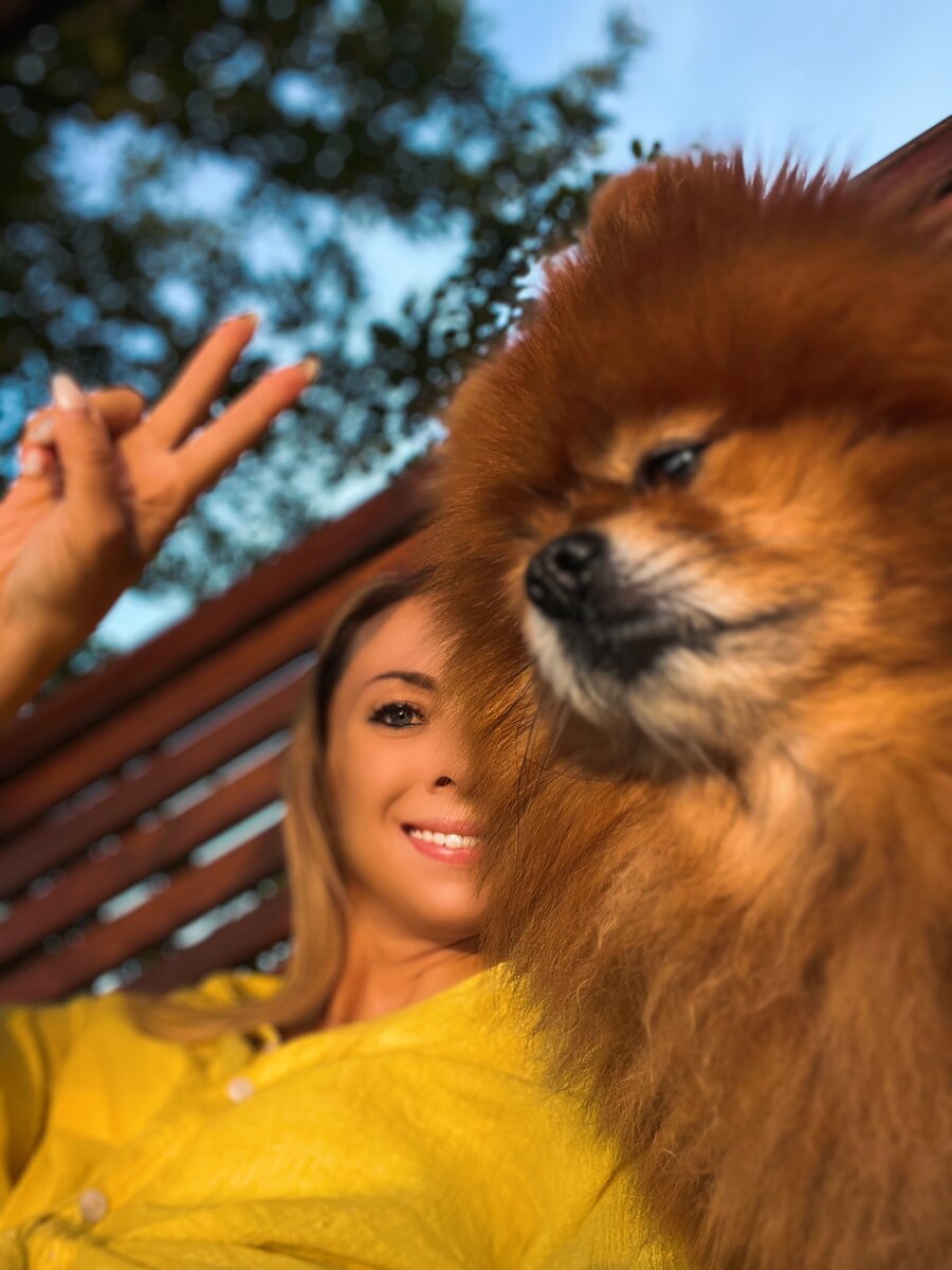 Автор и шпиц Антошка))