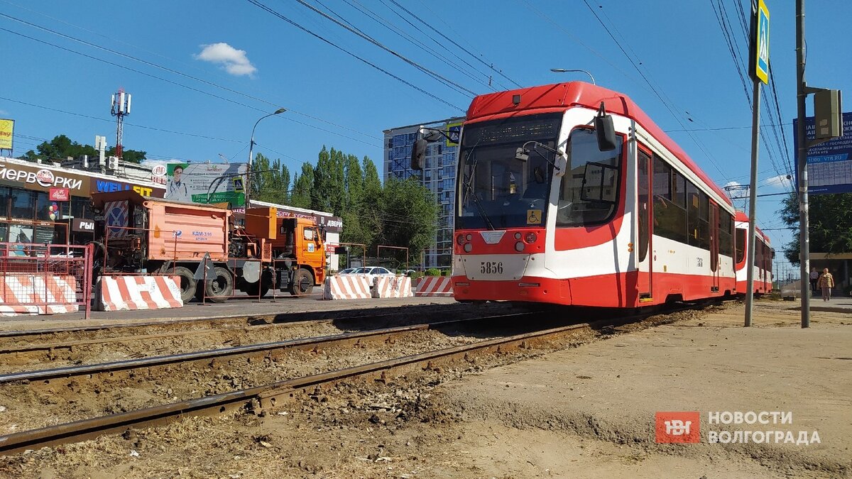     В понедельник, 26 июня, в Волгограде полностью остановят движение скоростных трамваев. Это связано с реконструкцией трамвайной линии, сообщает издание «НовостиВолгограда.ру».