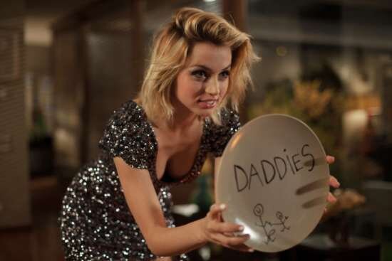 Ана де Армас в фильме "Кто там"