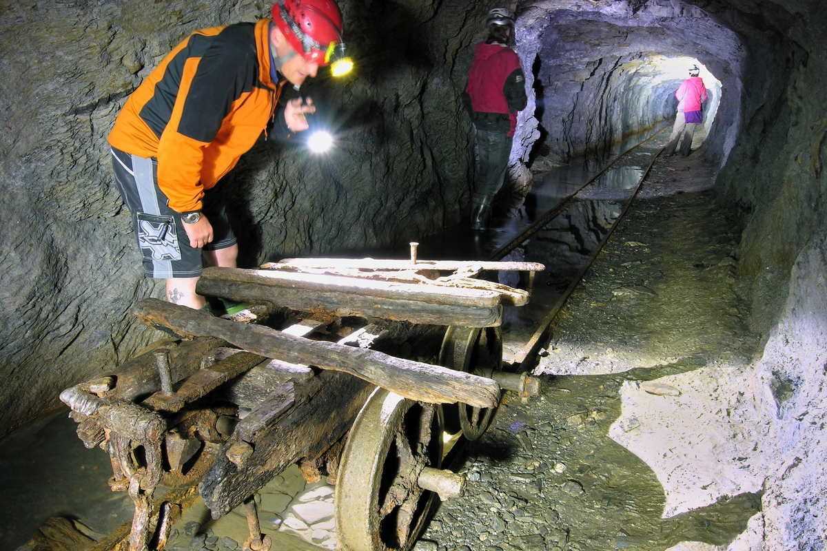 Underground adventure. Отель на глубине 419 метров под землей.