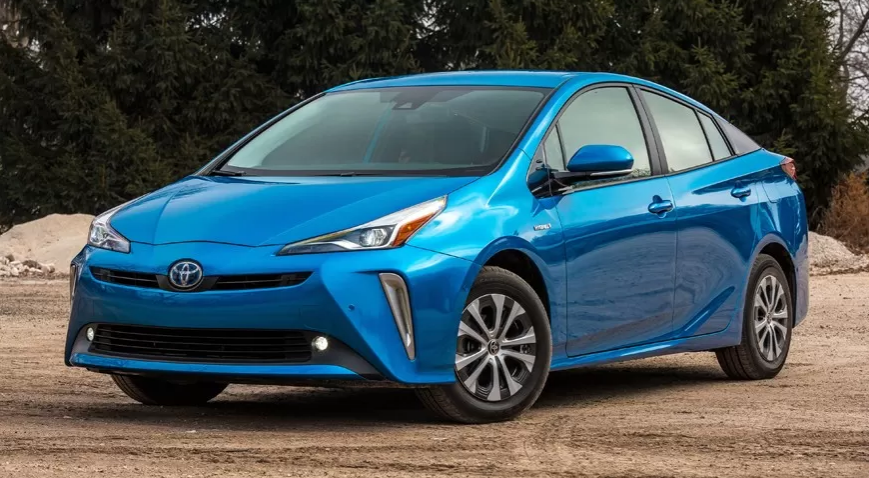 Prius le. Тойота Приус 2020. Toyota Prius 2018. Тойота Приус 2022. Тойота Приус 2019.