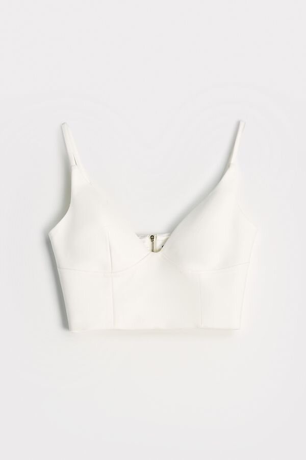 Топ с фигурным вырезом