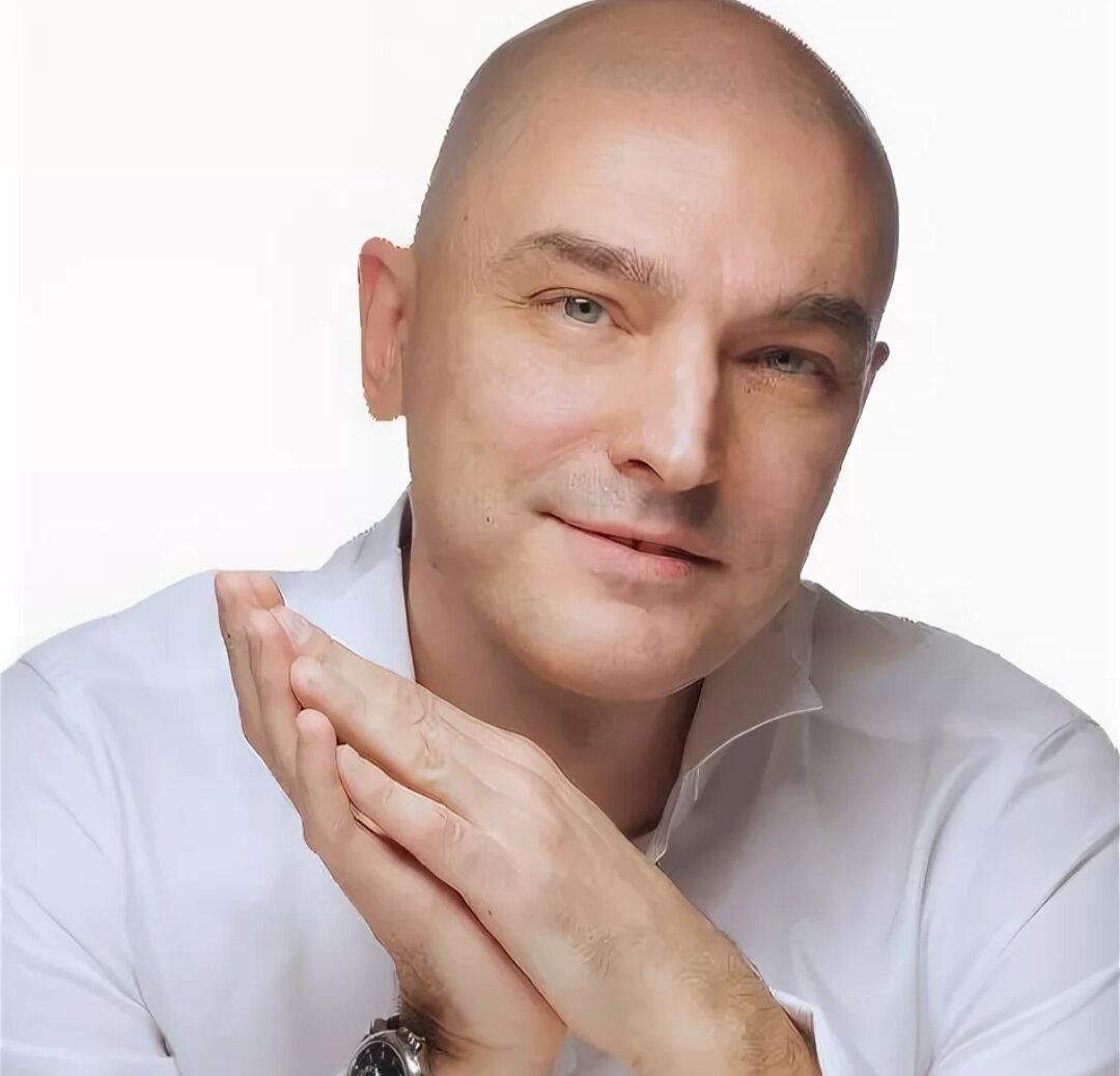 питбуль певец 2010. певец денис майданов. питбуль фото певец фото. денис майданов. питбуль (рэппер).