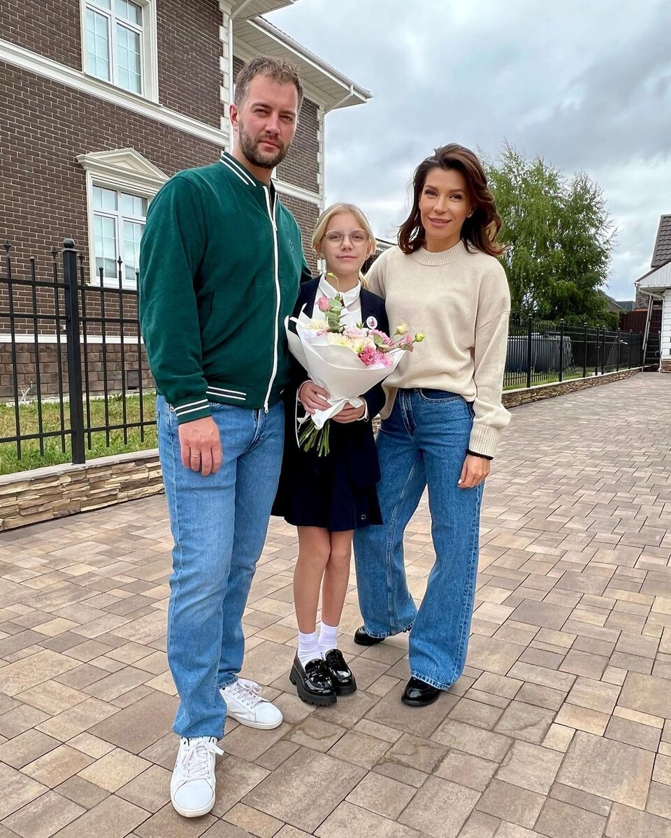 Екатерина Волкова с мужем и дочерью