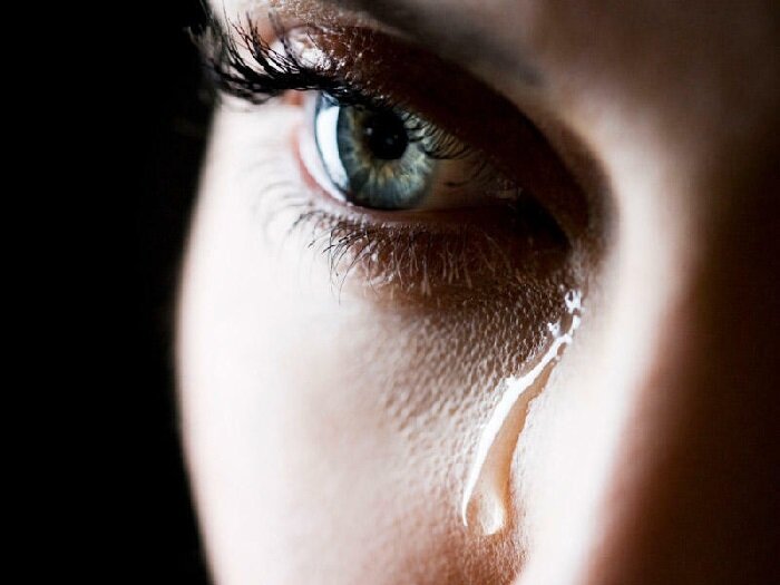 Фото Слеза у человека.