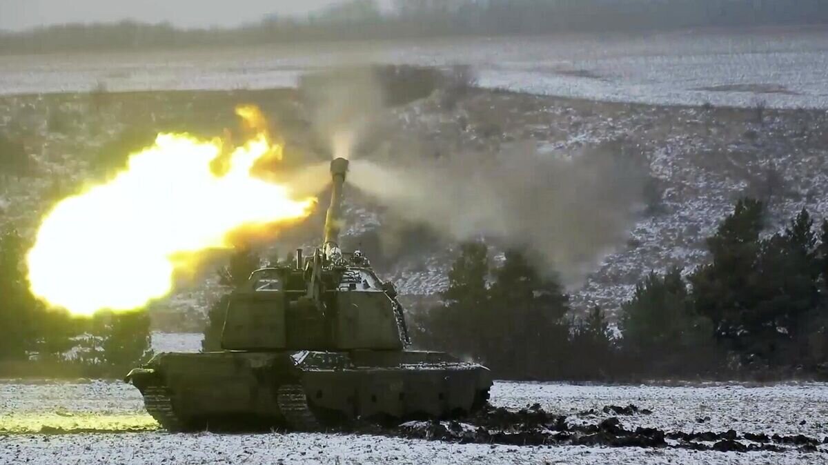    Мобилизованные военнослужащие поражают позиции ВСУ из модернизированных гаубиц "Мста-СМ2"© РИА Новости / Министерство обороны РФ