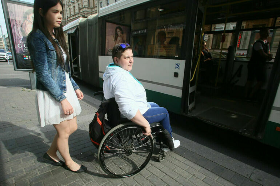 Транспорт для инвалидов. Общественный транспорт для инвалидов. Инвалид 1 группы и общественный транспорт. Сопровождение инвалидов. Самозанятые инвалиды 1 группы