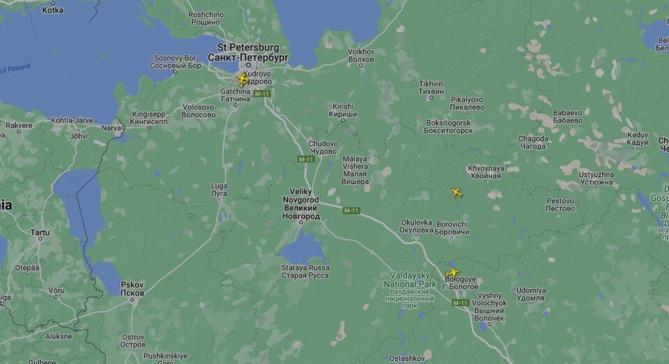     В радиусе 200 километров от Петербурге в небе нет ни одного самолета. Фото: flightradar24.com